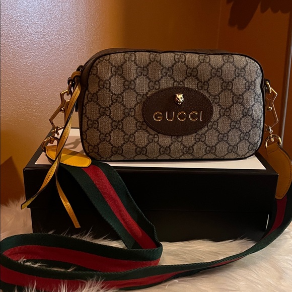 Gucci Women's Gray and Black Crossbody Bag with Gold Accents - Picture 1 of 10